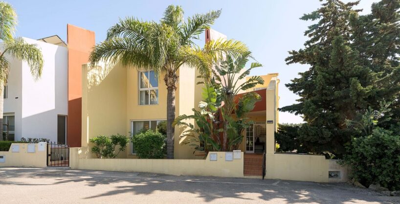 3 bed modern townhouse close to Quinta do Lago, Algarve 1