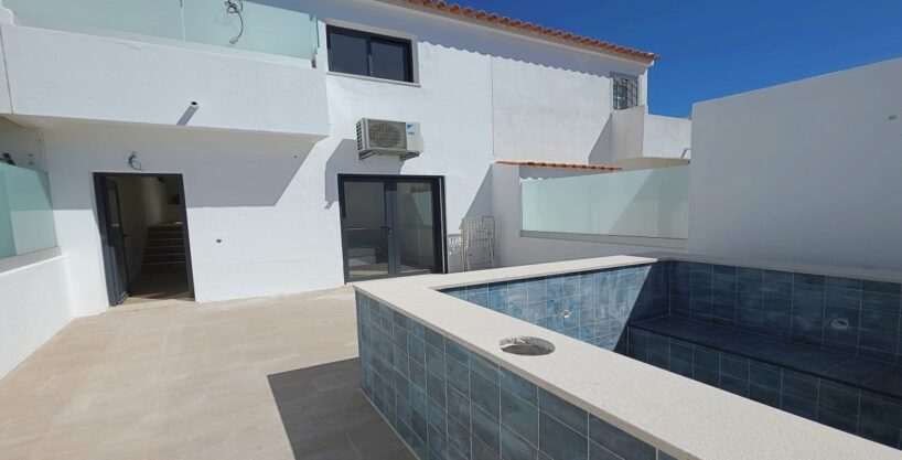 3 bed plus office townhouse for sale in Almancil, Algarve 1