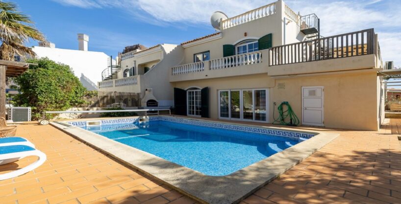3 bed semi detached villa with pool in Luz, Algarve 1