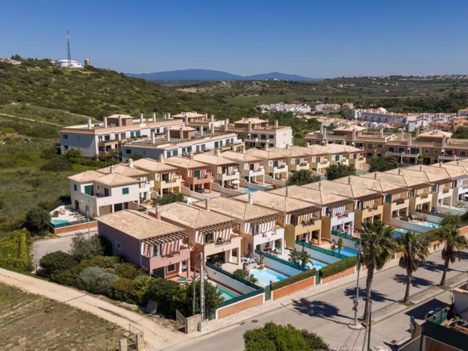 3 bed townhouse with pool in Burgau, West Algarve 25