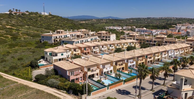3 bed townhouse with pool in Burgau, West Algarve 25