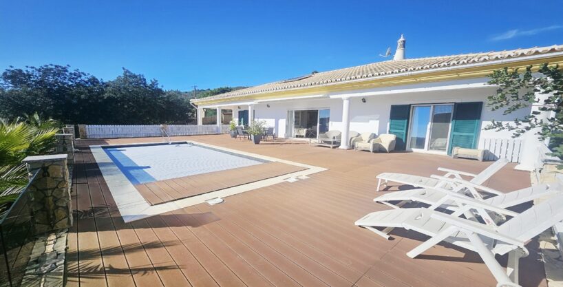 3 bed villa with great views in Loule, Algarve 3