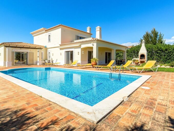 3 bed villa with pool on Pestana Gramacho Golf Resort, Carvoeiro 1