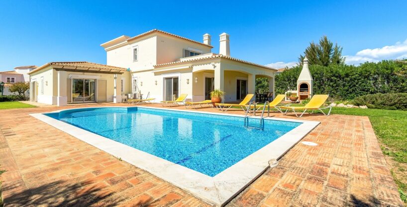 3 bed villa with pool on Pestana Gramacho Golf Resort, Carvoeiro 1