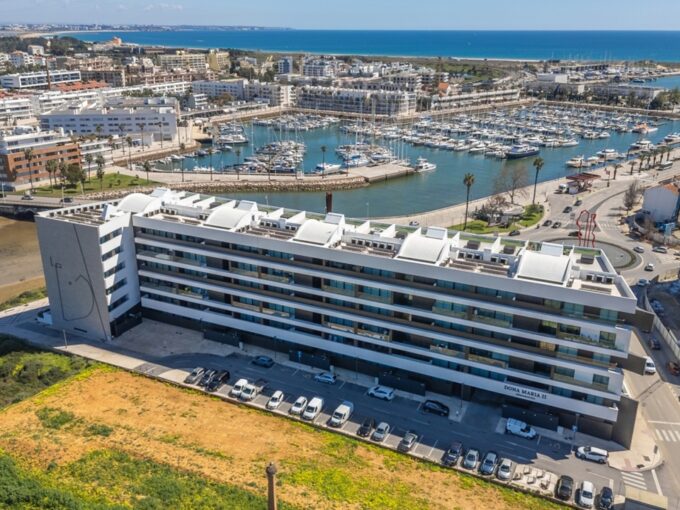 3 bedroom apartment with sea views in Lagos