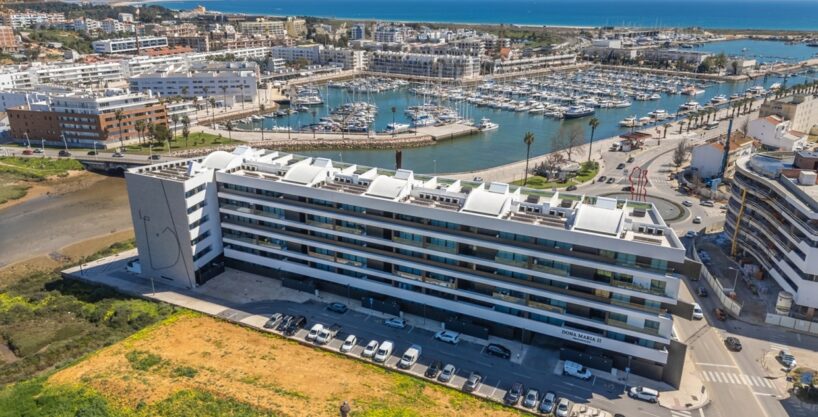 3 bedroom apartment with sea views in Lagos