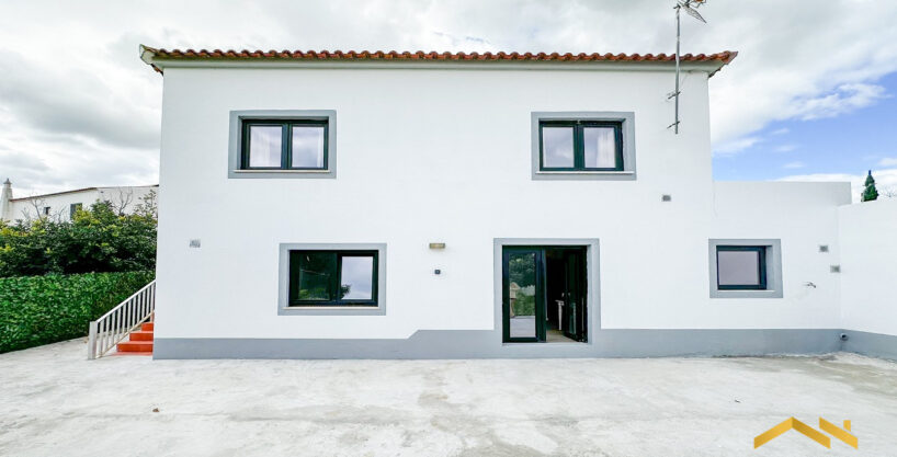4 bed house with garden in Almancil Algarve 2