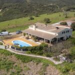 4 bed villa with 1.6 hectares in Bensafrim near Lagos, Algarve 1