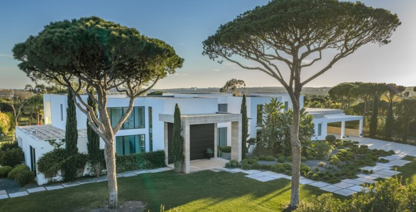 8 bed luxury villa in Pinhal Velho, Vilamoura, Algarve 2