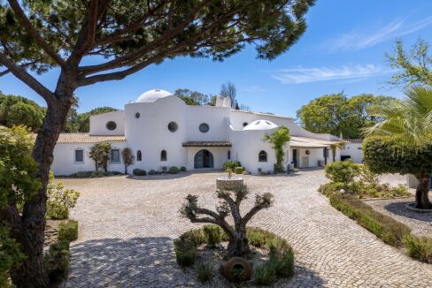 8 bed villa with land in Valverde, Quinta do Lago, Algarve 2