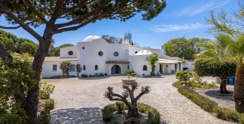 8 bed villa with land in Valverde, Quinta do Lago, Algarve 2