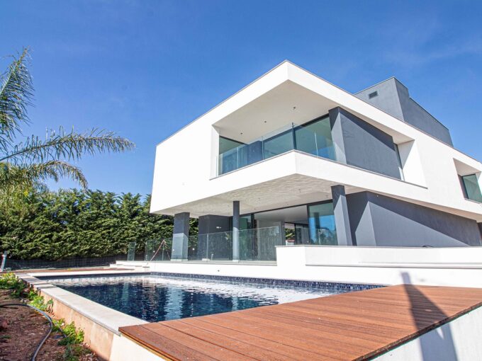 Brand new 4 bed contemporary villa in Loule, Algarve 1