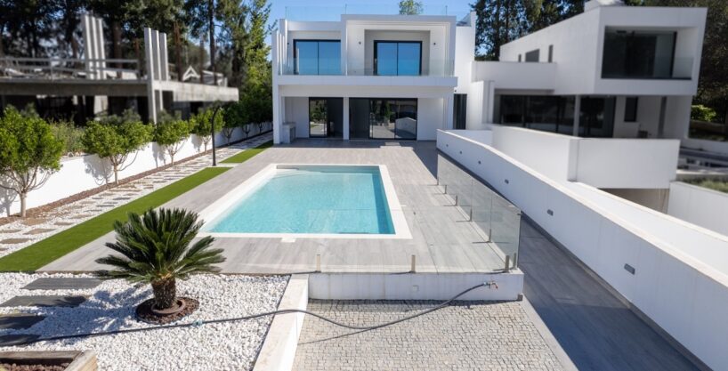 Brand new modern style villa for sale in Vilamoura, Algarve 1