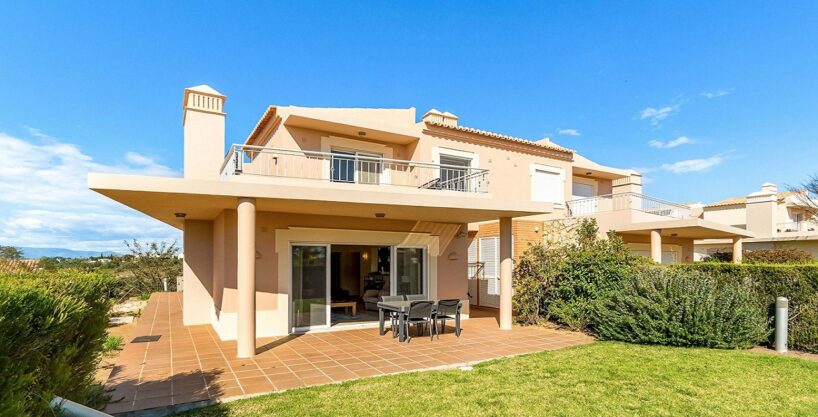 Co ownership 3 bed townhouse in Carvoeiro Golf, Algarve 1