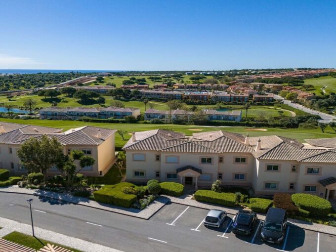 Golf view 2 bed apartment for sale on Boavista, Lagos, Algarve 1