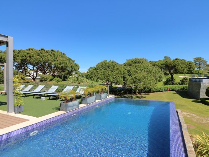 Golf view 3 bed apartment with a pool in Vale do Lobo, Algarve 3