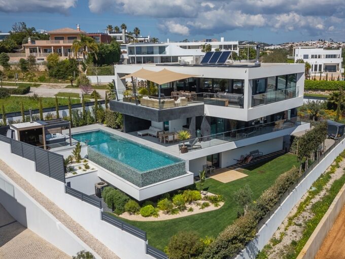 Luxury West Algarve villa for sale 1