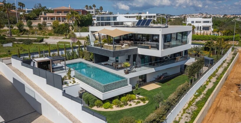 Luxury West Algarve villa for sale 1