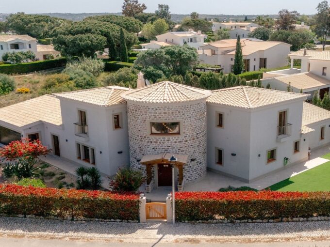 Luxury villa in Alma Verde, Burgau, West Algarve 2