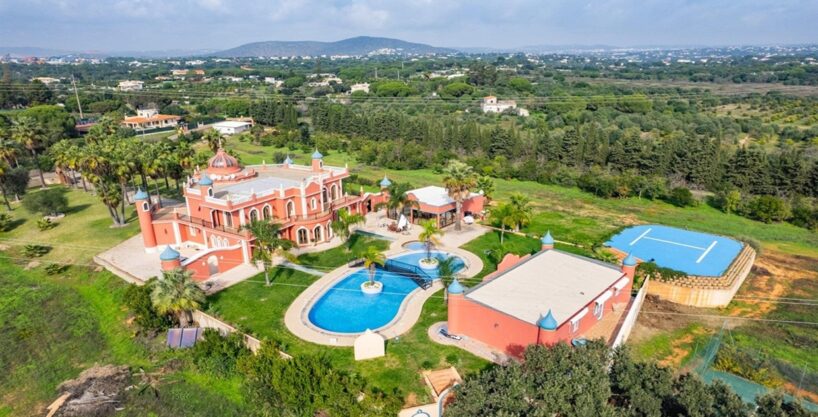 Majestic property estate in 5 hectares in Quarteira, Algarve 1
