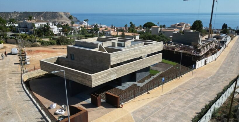 New sea view 4 bed villa for sale in Praia da Luz, Algarve 6