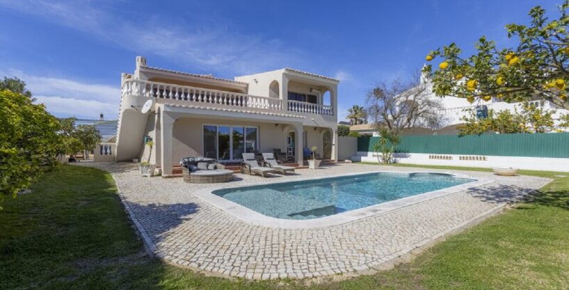 Renovated 3 bed villa with pool in Praia da Luz, Algarve 5