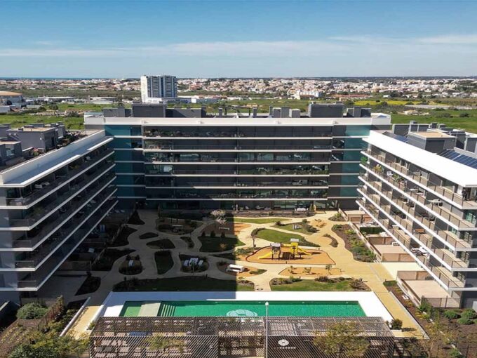 Sea view 3 bed penthouse apartment in Faro, Algarve 1