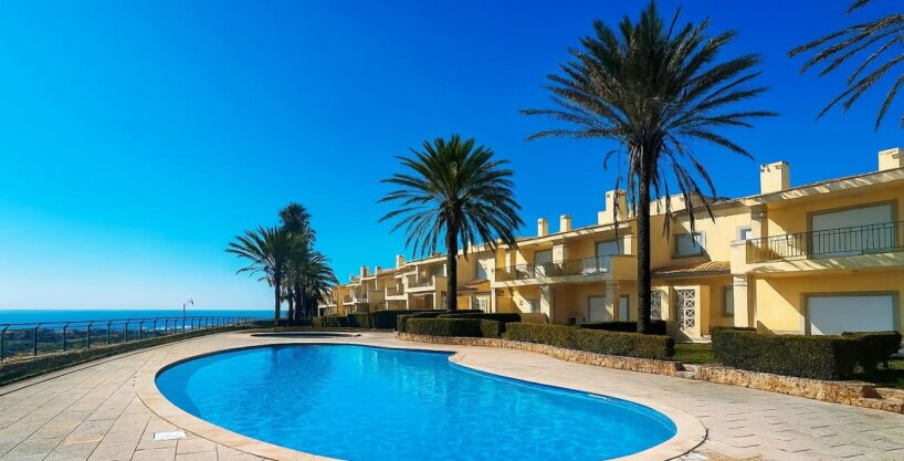 Sea view 3 bed townhouse in Albufeira, Algarve 1