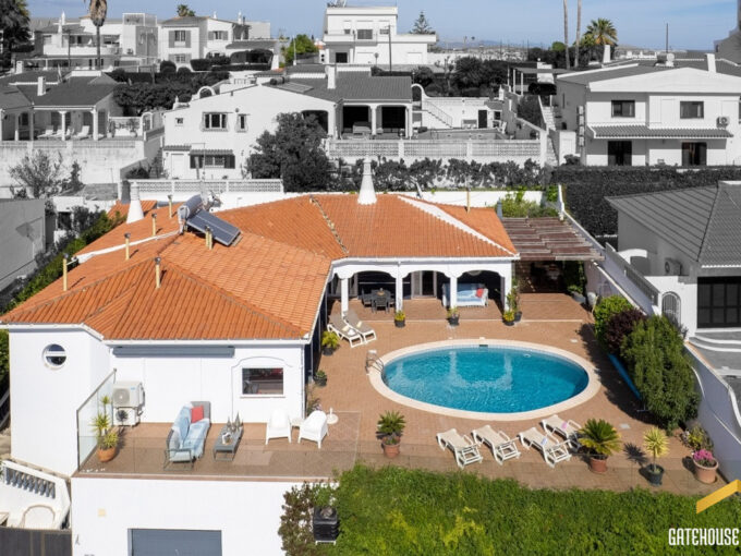 Sea view 4 bed villa for sale in Albufeira Algarve 1