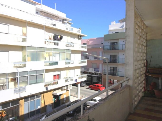 Top floor 2 bed apartment in Faro centre, Algarve 1