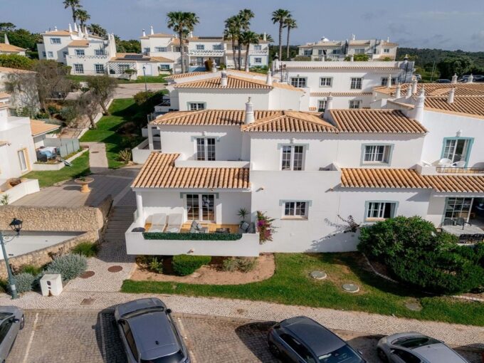 West Algarve 3 bed sea view townhouse in Budens 1