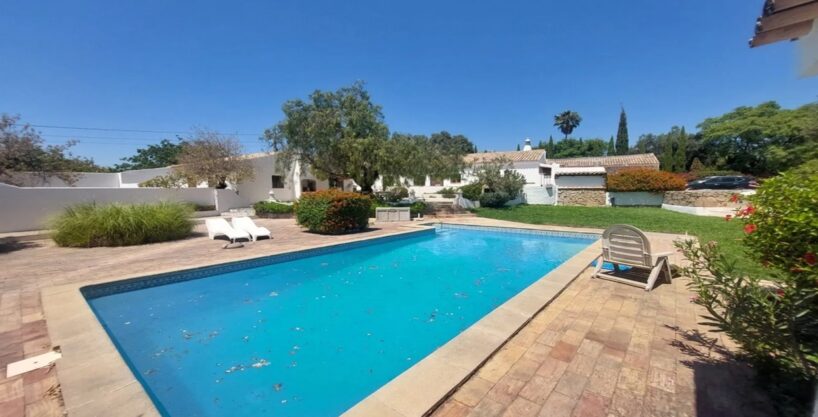 traditional 4 bed villa for sale in Boliqueime