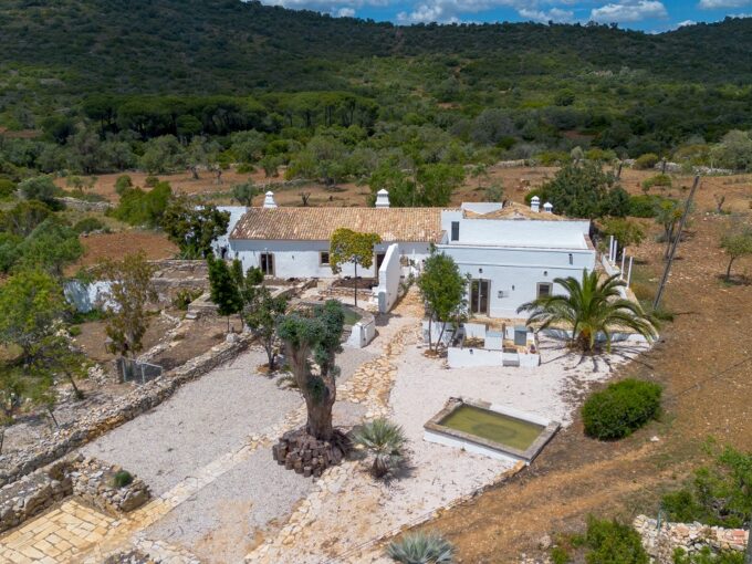 14 bed farmhouse with land in Goldra, Loule, Algarve 1