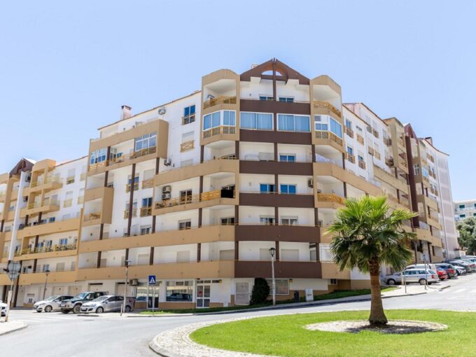 2 bed apartment for sale in Lagos, Algarve 1