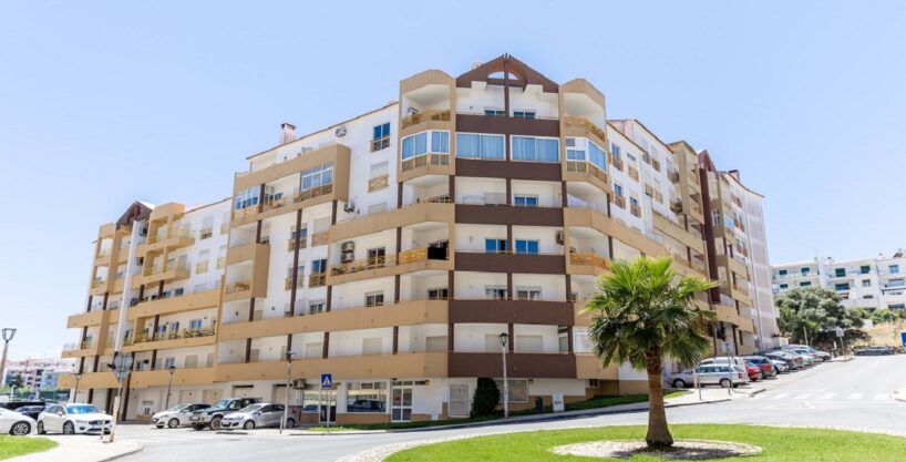 2 bed apartment for sale in Lagos, Algarve 1