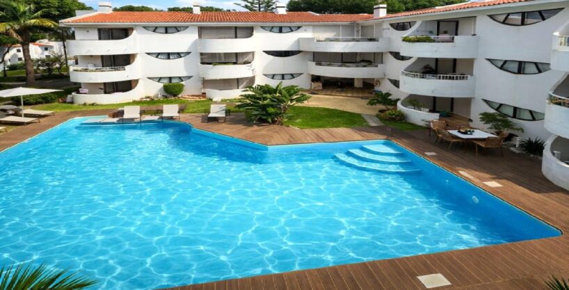2 bed apartment for sale in Vilamoura, Algarve 1