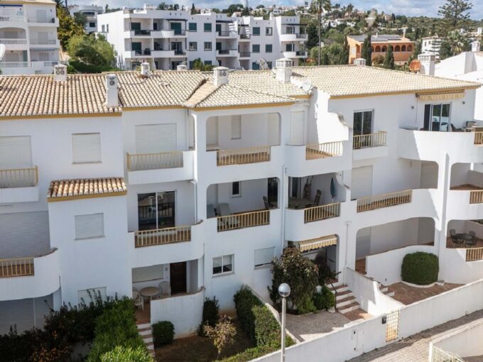 2 bed apartment with a sea view in Praia da Luz 1