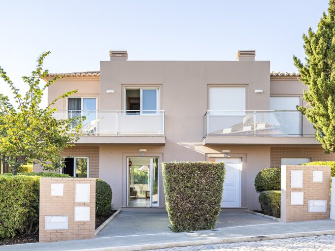 3 bed townhouse for sale in Carvoeiro, Algarve 1