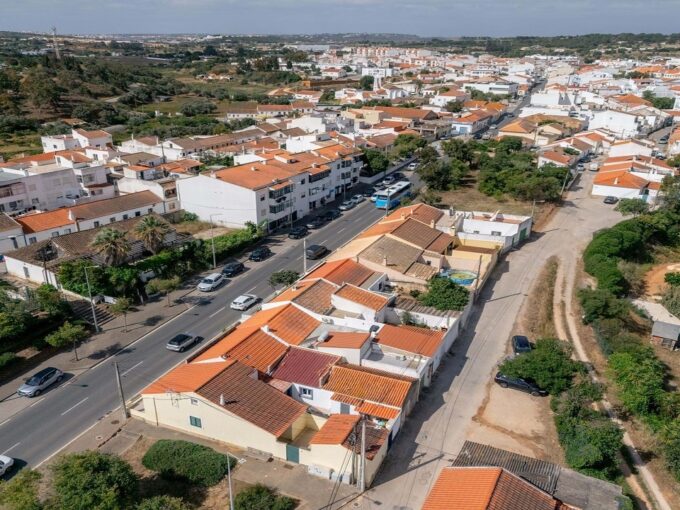3 bed townhouse for sale in Odiaxere, West Algarve 1