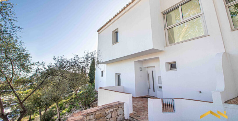 3 bed townhouse with roof terrace in Vale do Lobo Algarve 1