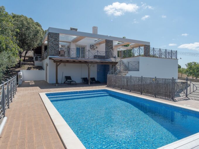 3 bed villa with panoramic views in Sao Bras, Algarve 1