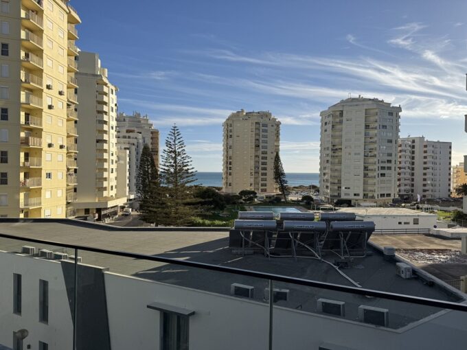 3rd floor 2 bed new apartment in Armacao de Pera, Algarve 1
