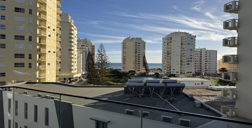 3rd floor 2 bed new apartment in Armacao de Pera, Algarve 1