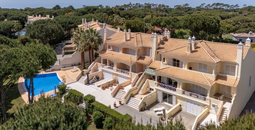 4 bed 4 bath townhouse for sale in Vilamoura, Algarve 1