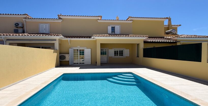 4 bed house with pool in Almancil, Algarve 1