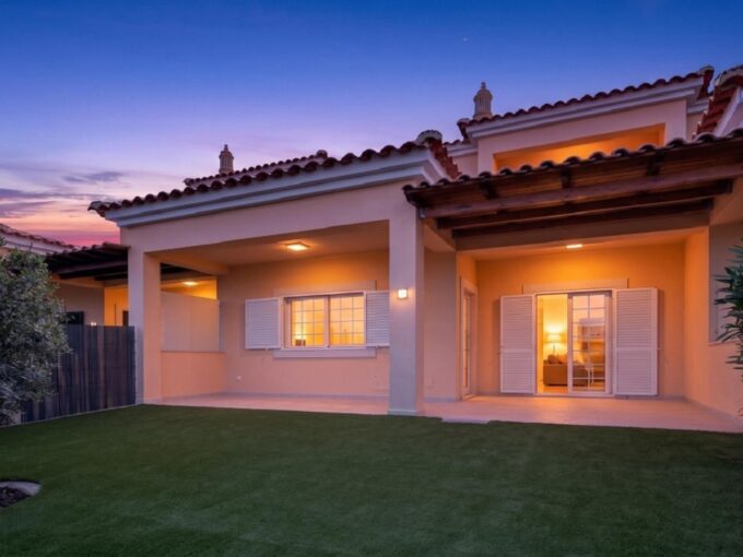 4 bed townhouse including an annexe in Almancil, Algarve 1