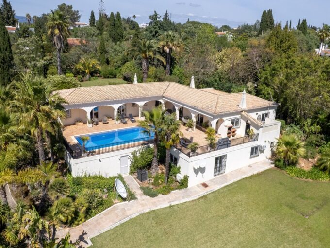 4 bed villa for sale in Monte Judeu, Portimao, Algarve 1