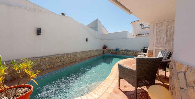 4 bed villa with plunge pool in Luz, West Algarve 2