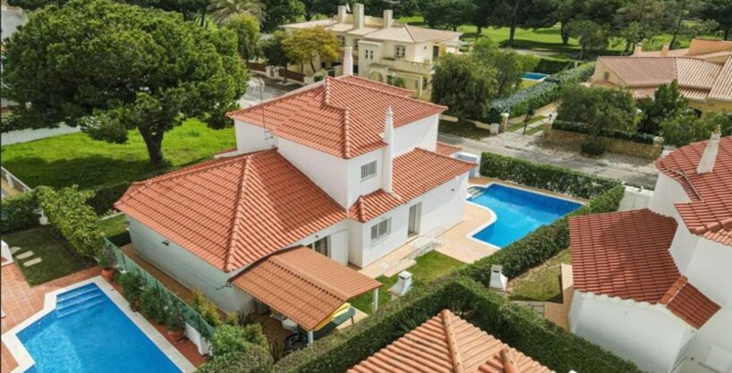 4 bed villa with pool in Vilamoura 1