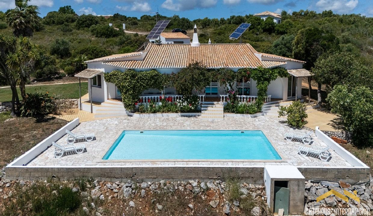 5-bed villa with land for sale in Burgau, Alg...